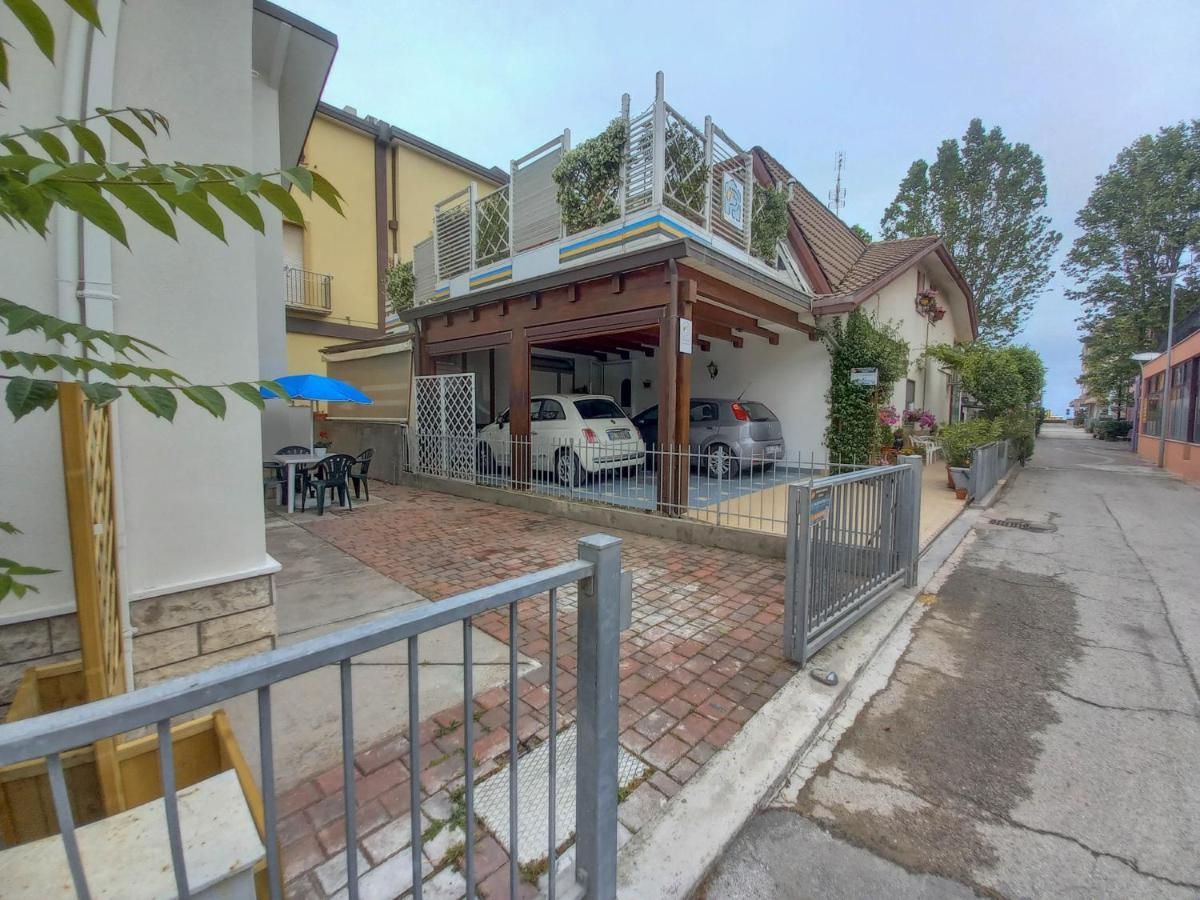 Petlyapartments #12 Bellaria-Igea Marina Bagian luar foto