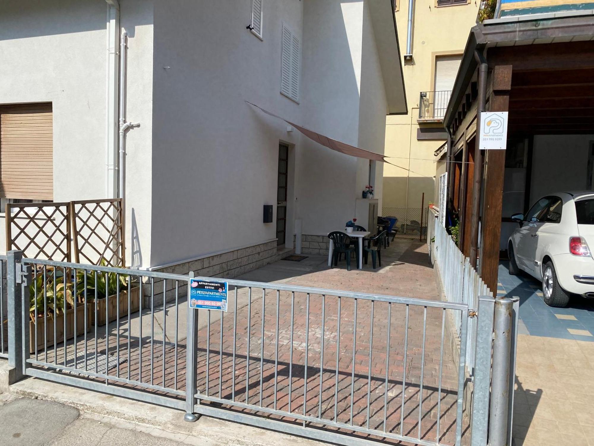 Petlyapartments #12 Bellaria-Igea Marina Bagian luar foto